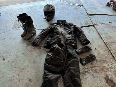 Advanced Rider Coverage Motorcycle Gear Set Jacket Pants Helmet Boots Gloves