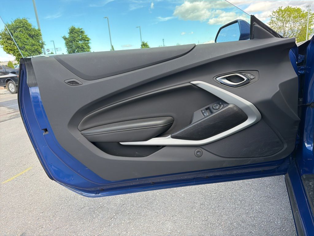 Main image 5