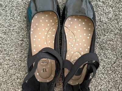 Girl Black Zip Up Shoes Size 13