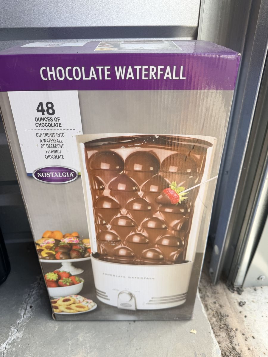 Nostalgia Chocolate Waterfall Fountain - Holds 48oz Chocolate - Perfect for Parties!