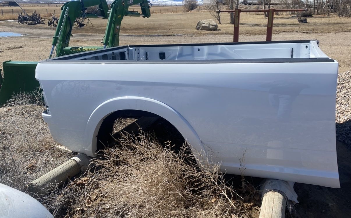 OEM 2022 RAM 2500 Laramie Crew Cab 8’ Truck Bed White with Chrome Bumper