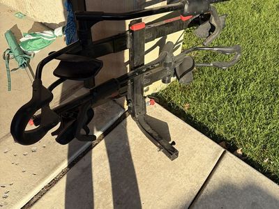 Yakima Hitch-Mounted 2-Bike Tray hold up Rack