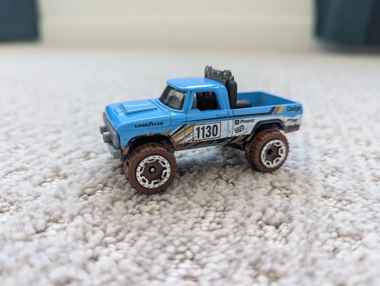 Hot Wheels '70 Dodge Power Wagon - Mud Studs Collection