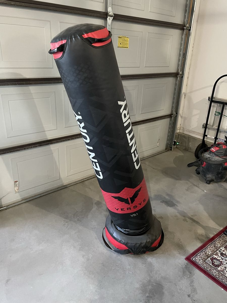 Century versys vs.1 punching bag