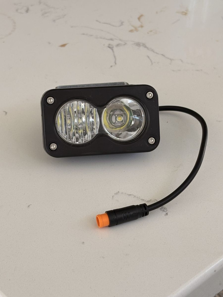 Water proof 3 pin baha light