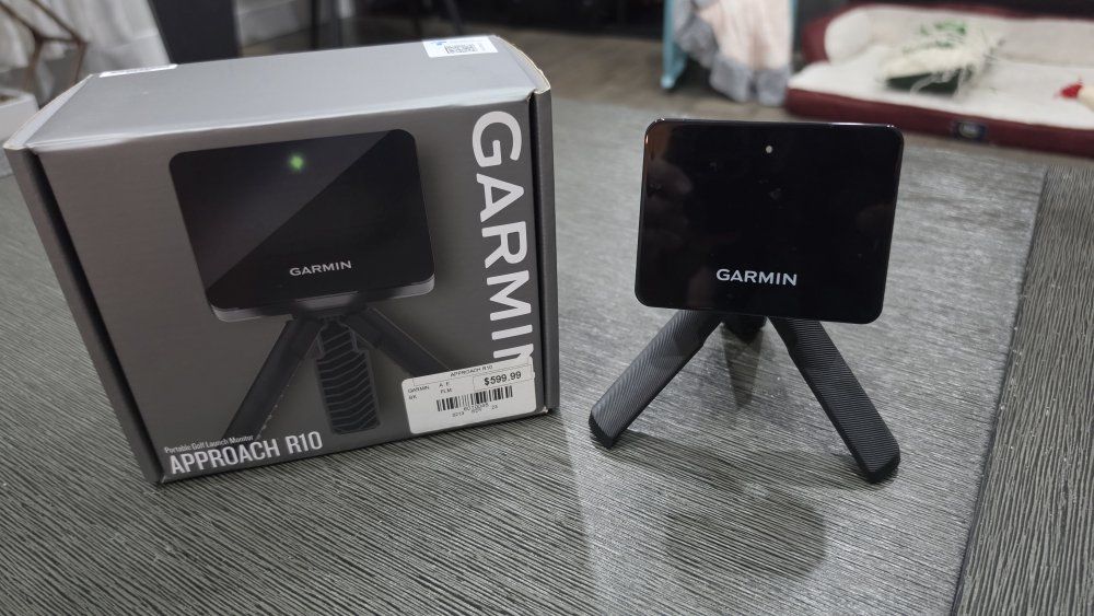Garmin Approach R10 Portable Golf Launch Monitor with Tripod
