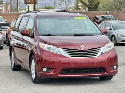 2014 Toyota Sienna XLE 8-Passenger