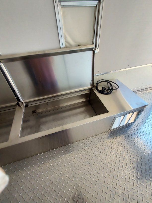 Main image 6