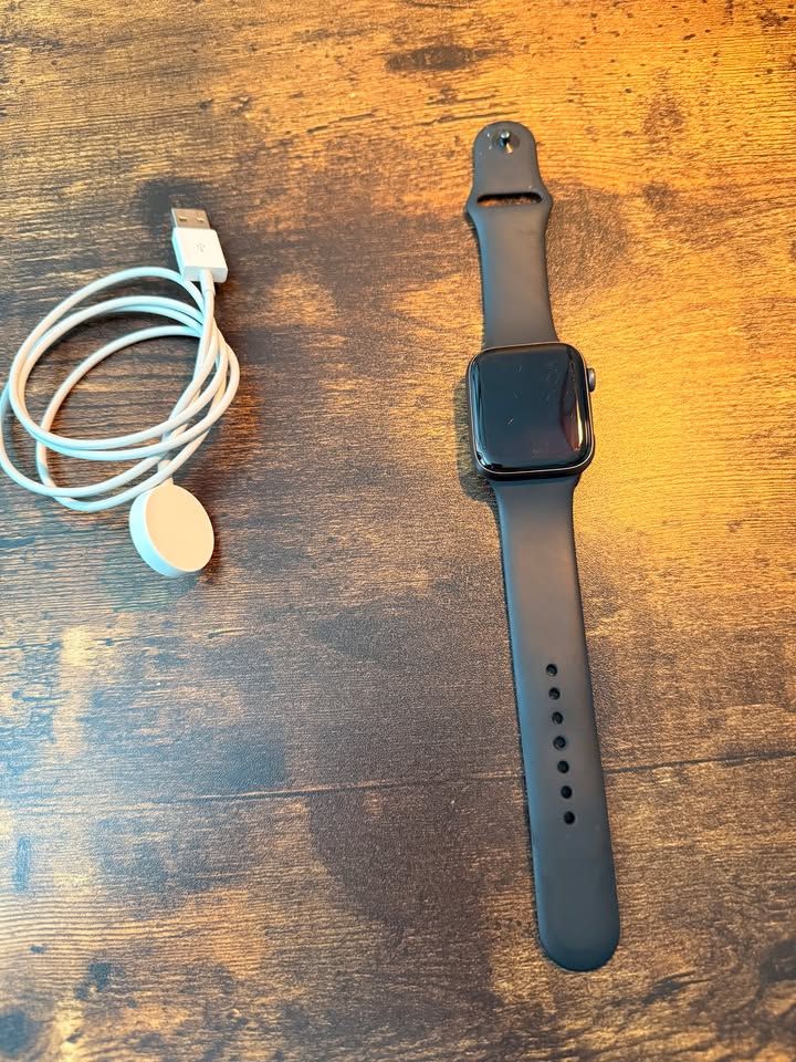 Apple Watch Series 5 44mm GPS Space Gray