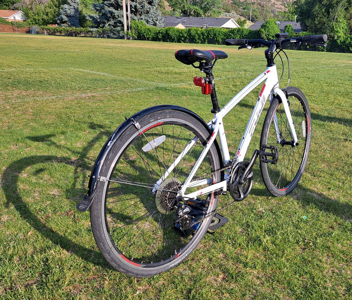 Fuji Absolute 2.1 Women's Commuter Bike