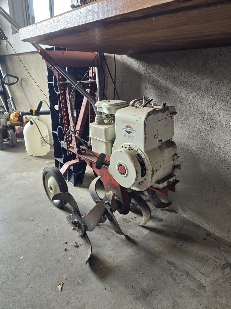 Briggs & Stratton tiller