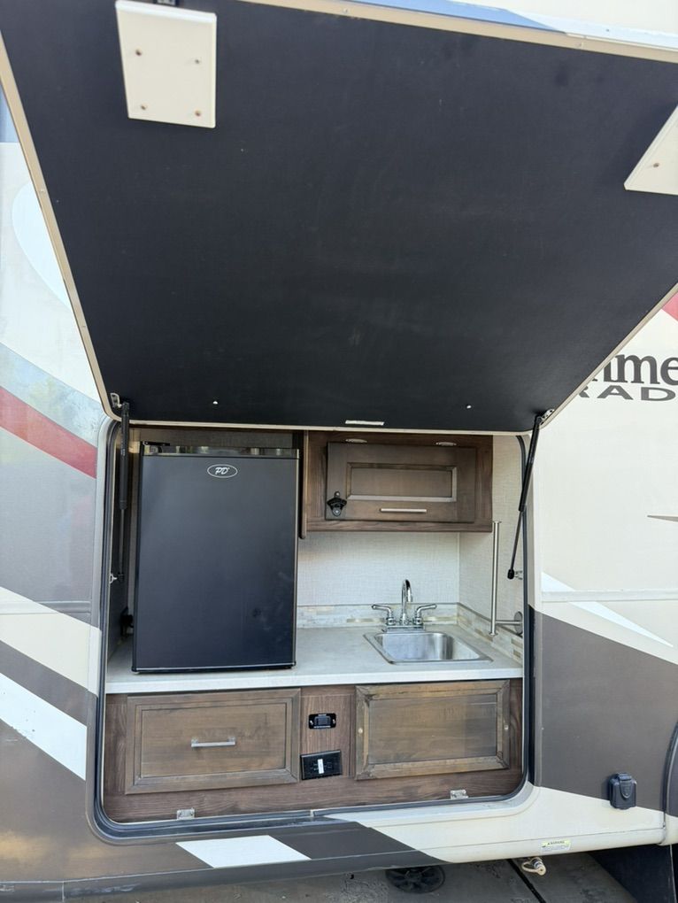 Main image 10