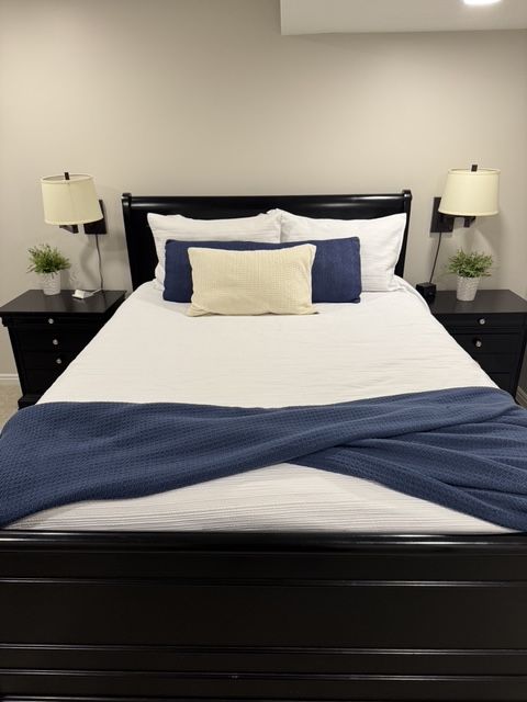 Black 5-Piece Queen Bedroom Set (optional mattress and box spring)