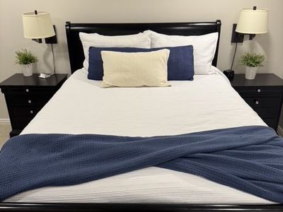 Black 5-Piece Queen Bedroom Set (optional mattress and box spring)