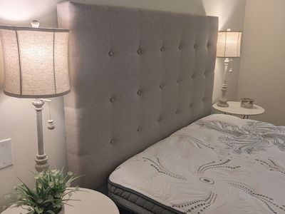 Pillow-top mattress w/Box Springs - Like New