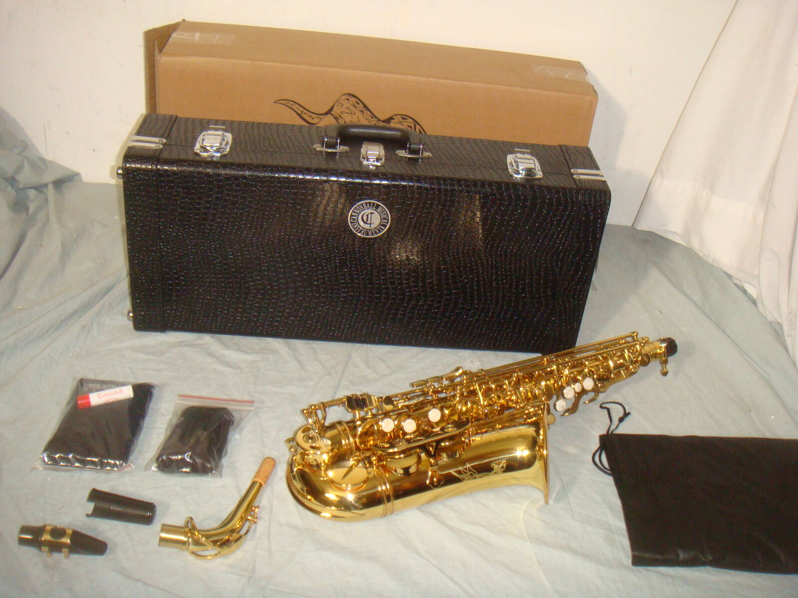 CANNONBALL MUSICAL INSTRUMENTS AA-L ALCAZAR ALTO LACQUER PREMIUM STUDENT SAXOPHONE WITH CASE/ACCS