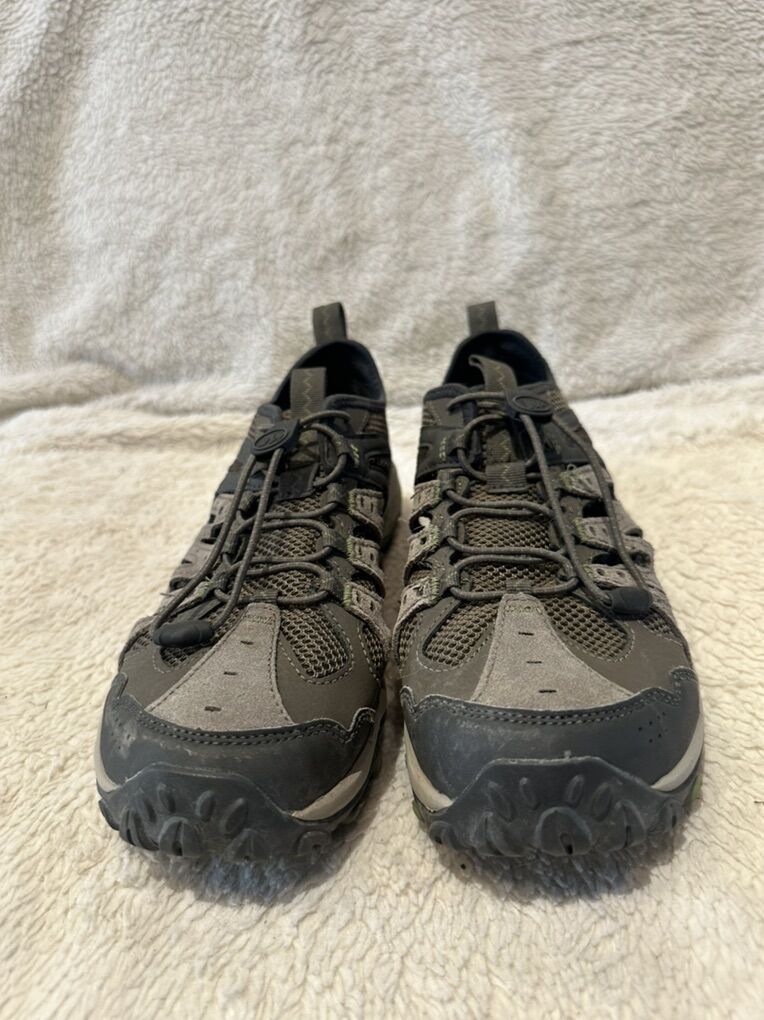 Merrell Men’s Size 8, Like New Hiking Sandals