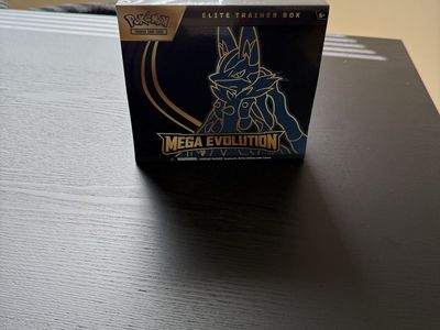 Pokemon Lucario Mega Evoltuion ETB