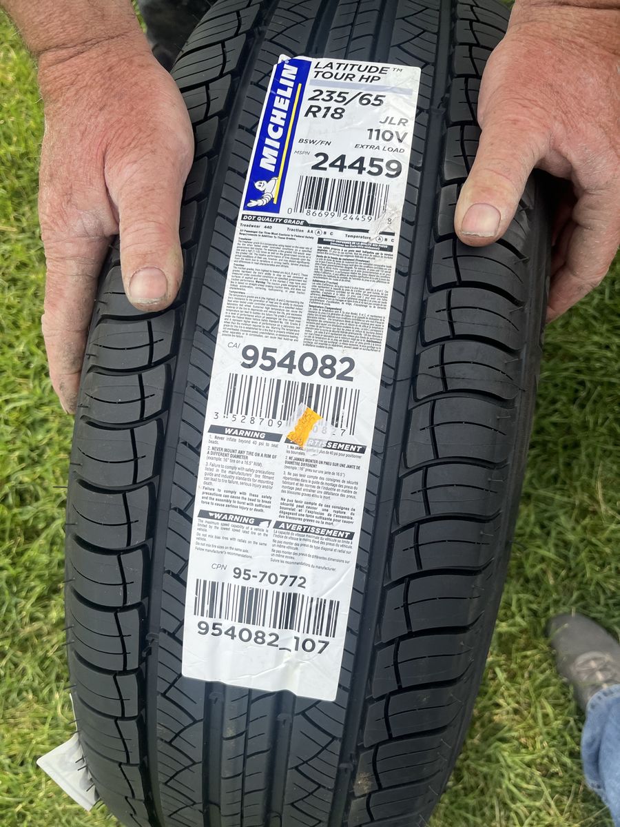 Tire 235/65 R18