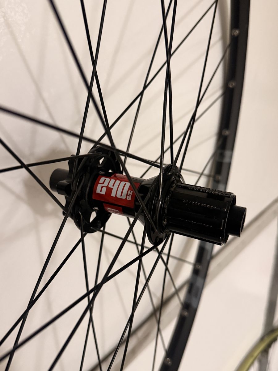 DT Swiss 240/350 gravel or “29 MTB wheelset