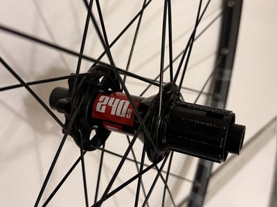 DT Swiss 240/350 gravel or “29 MTB wheelset