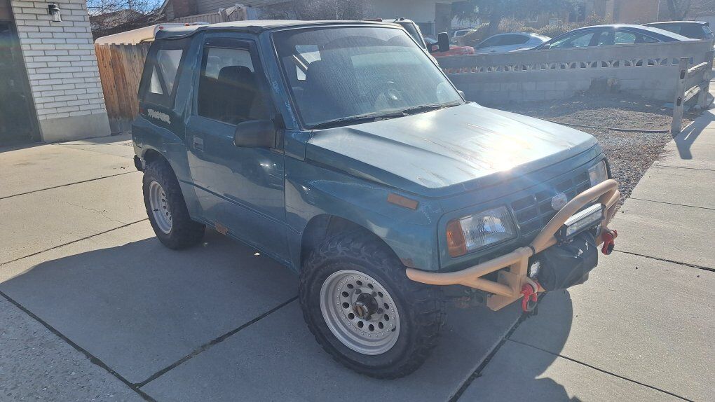 1998 CHEVROLET TRACKER Base