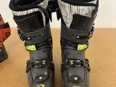 Dabello Ilmoro 28.5 110 Flex