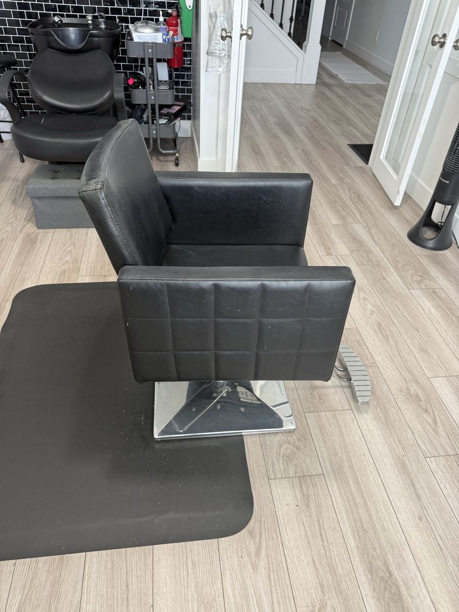 Salon Chair & Mat