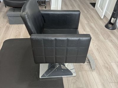 Salon Chair & Mat