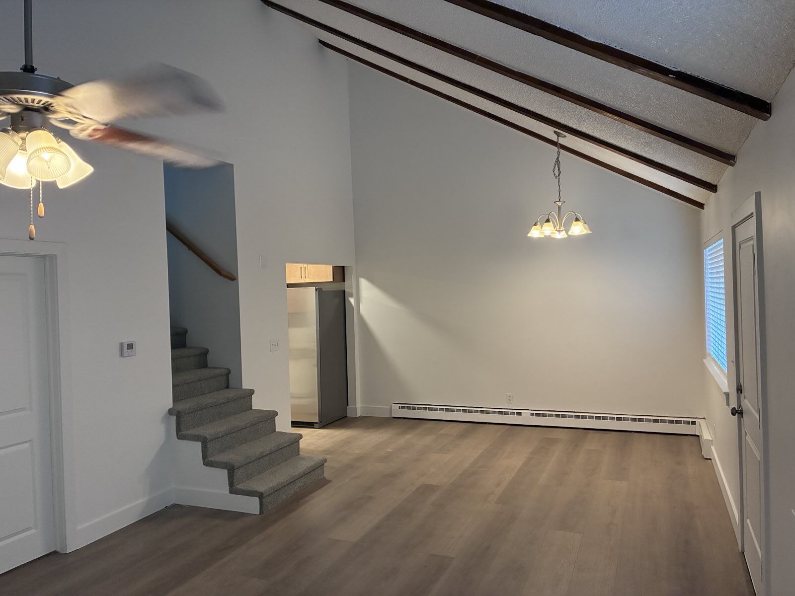 Newly Remodeled 3 Bedroom, 1.5 Bathroom Apartment in Beautiful Neighborhood!