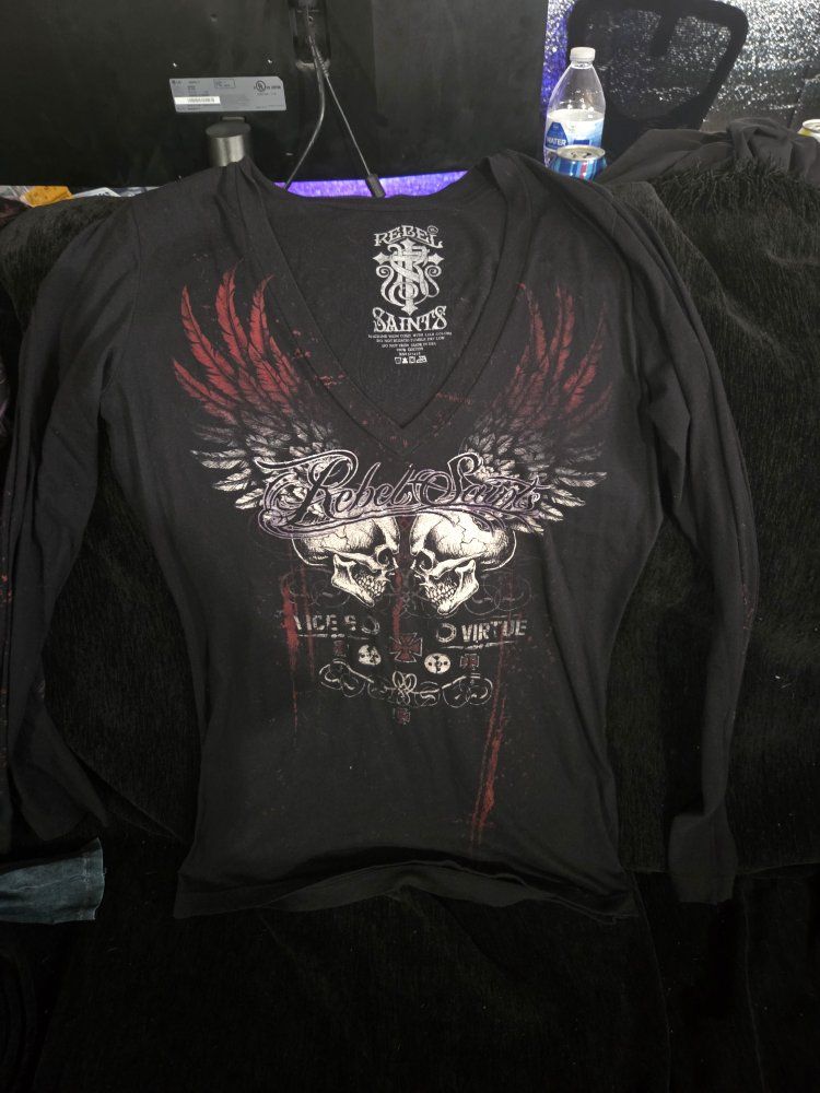 Rebel Saints Black Long Sleeve Graphic V-Neck Shirt - Size XL+