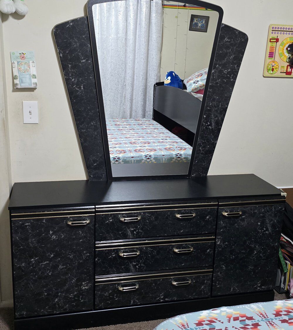 Vanity Bar Dresser