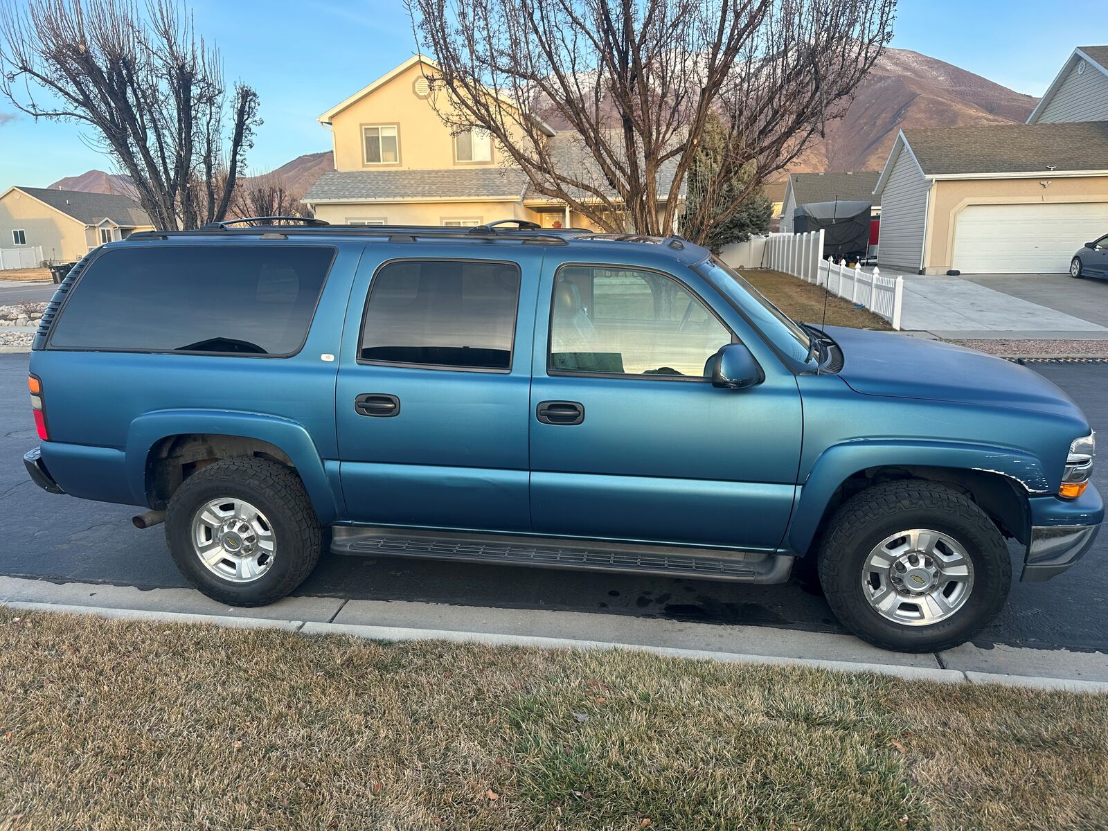2005 CHEVROLET SUBURBAN 2500 LT