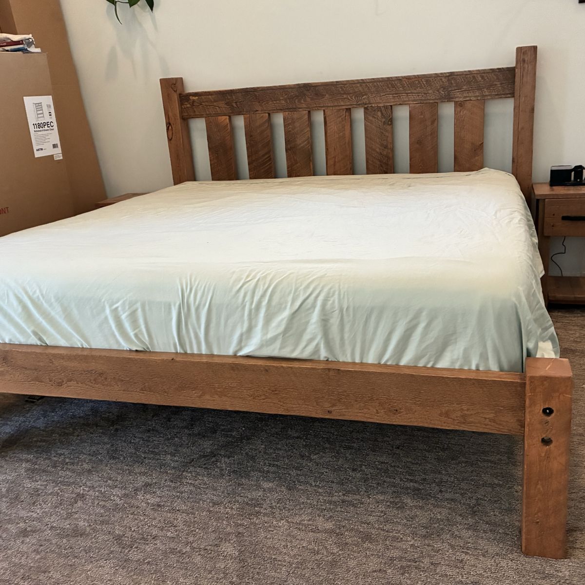 Rustic king wood bed with 2 nightstands