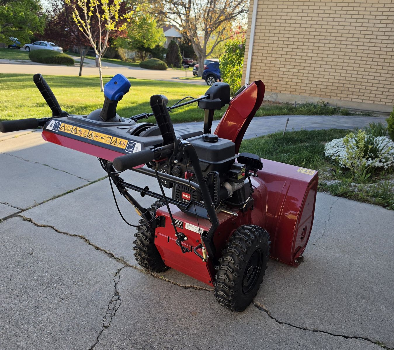 Like New Toro 38838 Power Max HD 828 OAE 28 in. Two-Stage Snow Blower