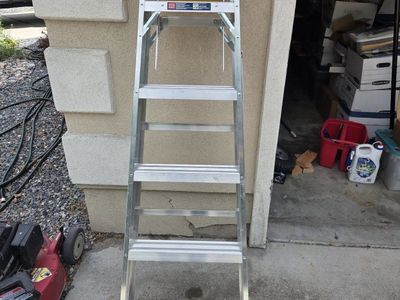 Werner 366 Mk 22 6ft Type I 250lb Fiberglass Stepladder - 10ft 5in Reach