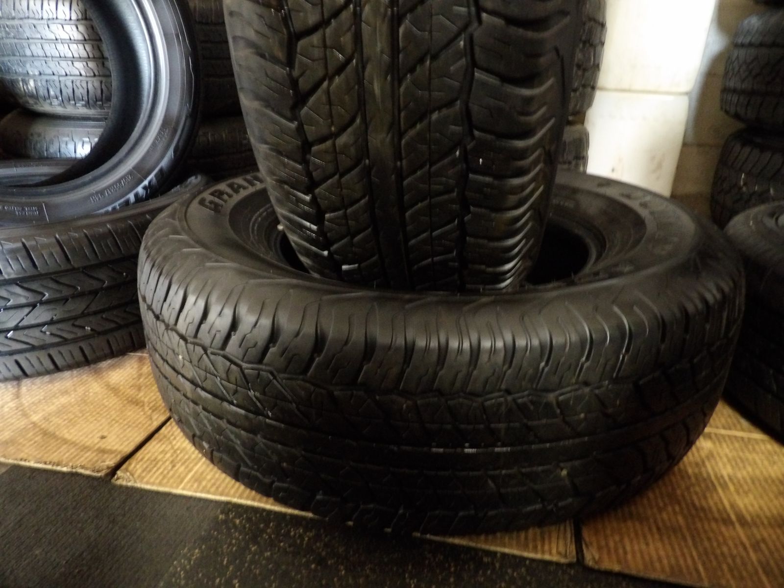 265/70R17 DUNLOP GRANDTREK AT20 PAIR OF TWO USED TIRES 
