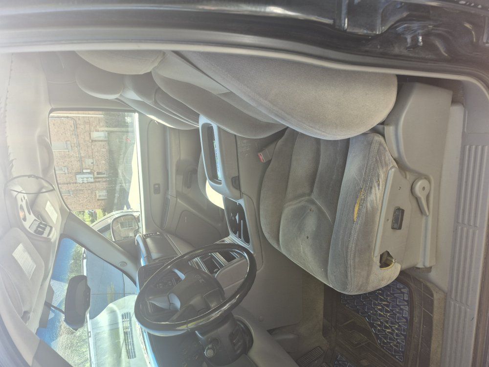 2004 GMC Yukon Base