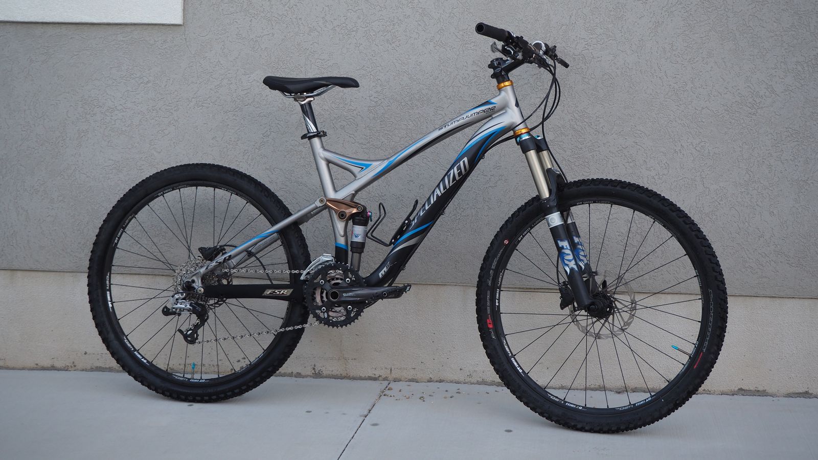 SPECIALIZED STUMPJUMPER SIZE SMALL