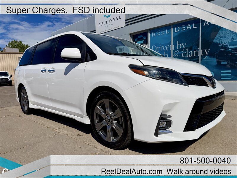 2018 Toyota Sienna SE 8-Passenger