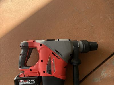 NEW Milwaukee FUEL M18 Cordless Rotary Hammer Drill Kit w/ ONE-KEY & High Output XC6.0 Battery