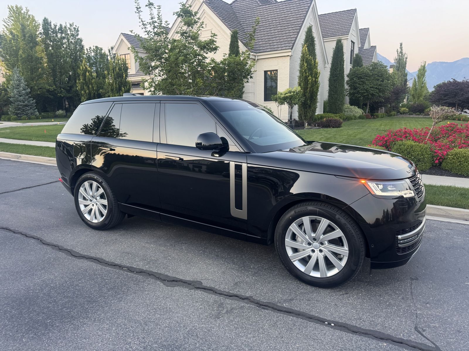2025 Land Rover Range Rover P400 SE
