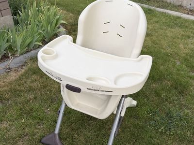 Graco High Chair - Adjustable Baby/Toddler Feeding Seat with Removable Tray