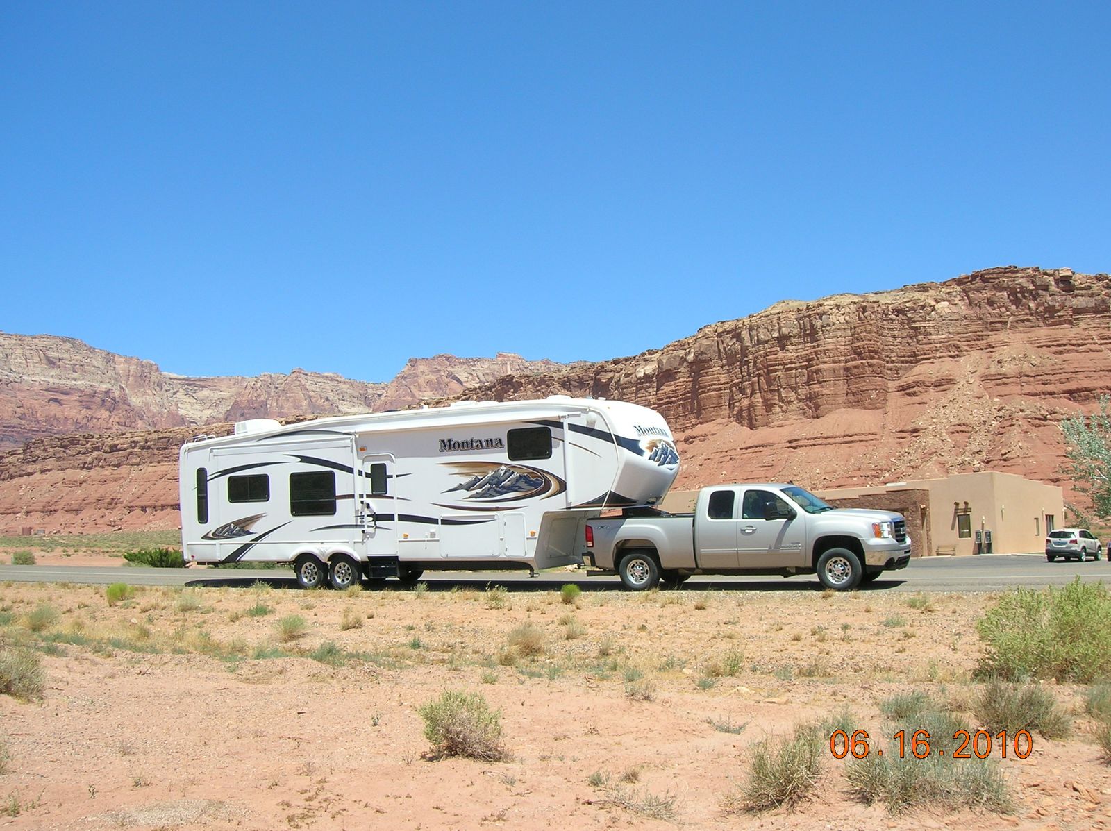 2010 Montana 5th Wheel Trailer 38ft