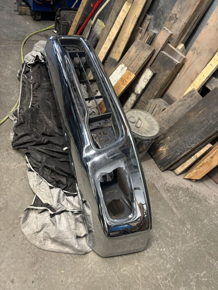 Nissan Titan Xd 2016-2018  Front Bumper