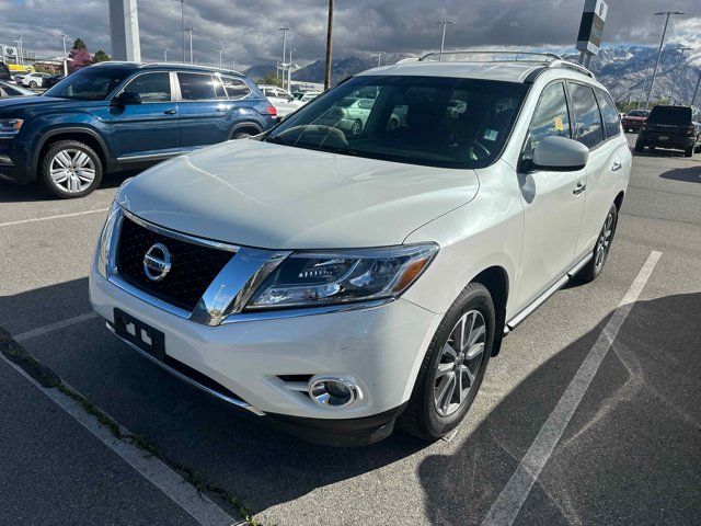 2016 Nissan Pathfinder SV