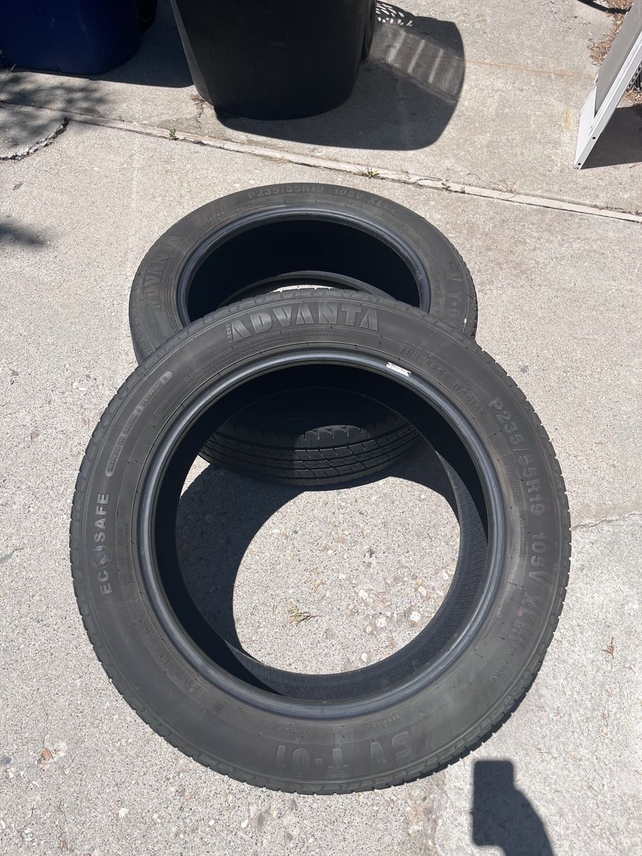 235 55 R19- set of 2 tires- Advantage SVT 01 XL
