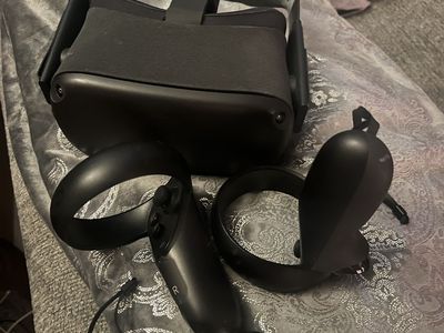 Meta Quest VR Headset with Controllers - Excellent Condition Virtual Reality Gaming System
