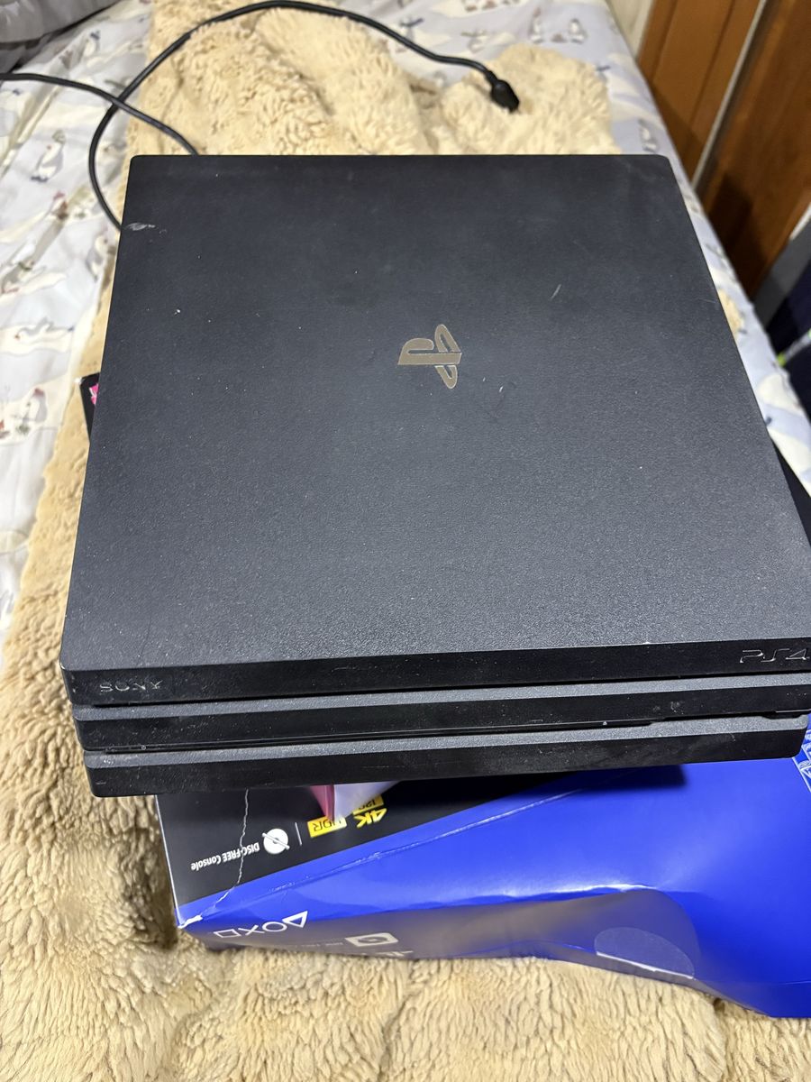 Play Station 4 1tb