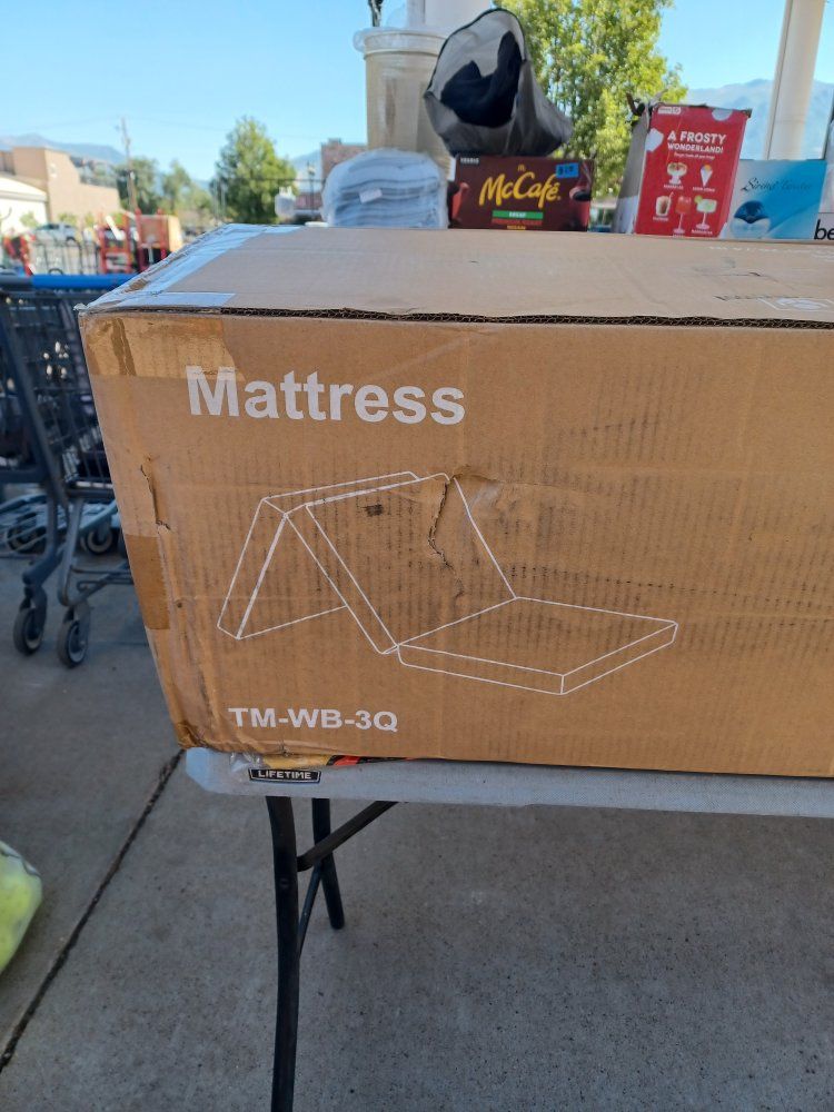 queen size New Folding Mattress White Model TM-WB-3Q in Box